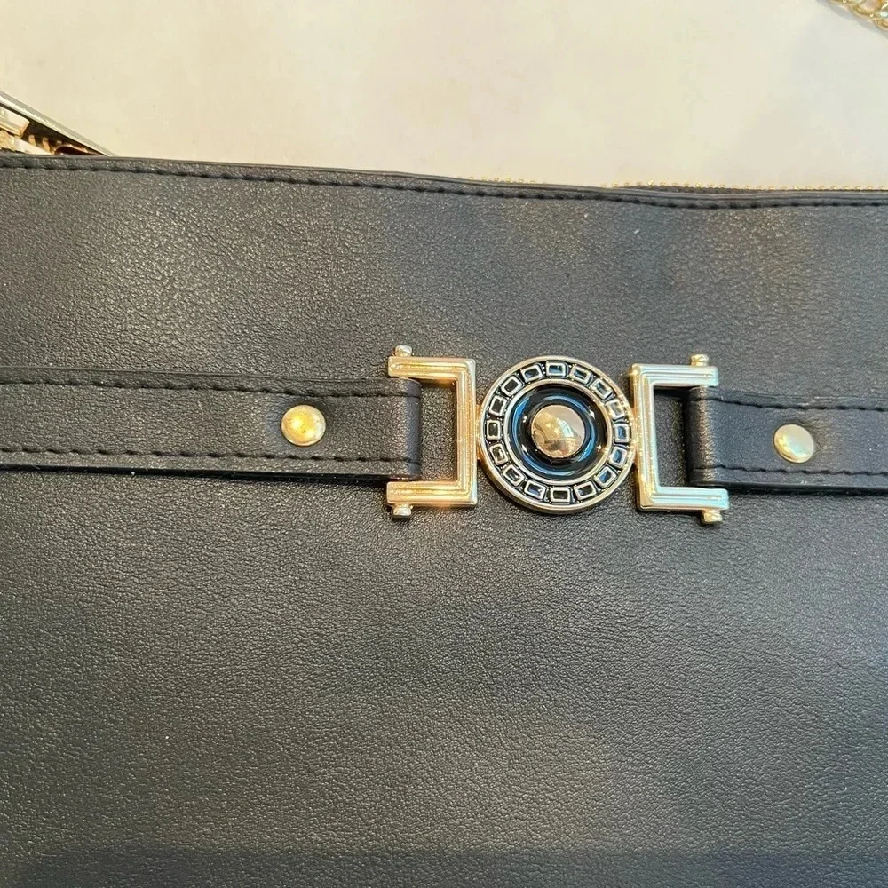 NWT Black Vegan Faux Leather Elegant Classic Zipper Shoulder Clutch Bag Purse